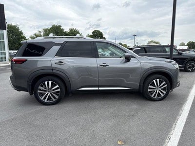 2022 Nissan Pathfinder Platinum 4WD