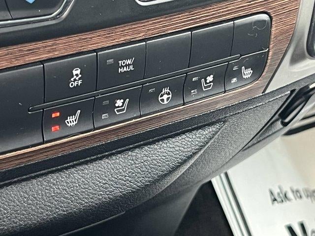 2016 RAM 1500 4WD Crew Cab 5.7 Ft Box Laramie