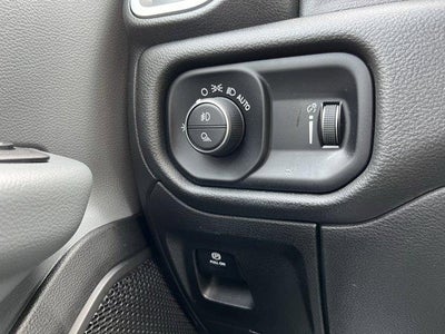 2022 RAM 1500 Big Horn 4x4 Quad Cab 6'4" Box