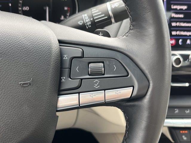 2025 Cadillac CT4 4dr Sdn Luxury