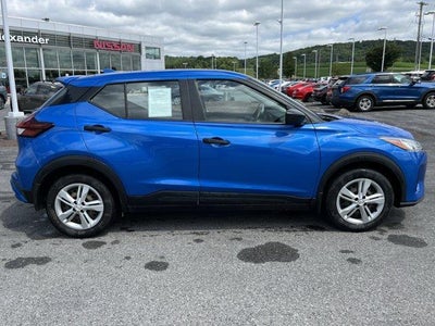 2022 Nissan Kicks S FWD