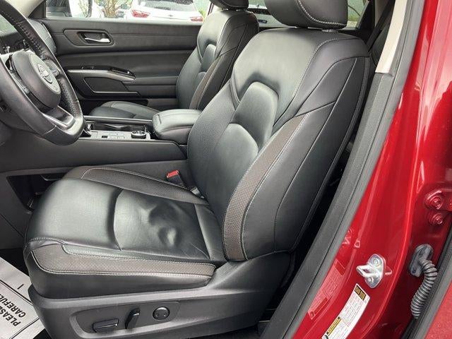 2023 Nissan Pathfinder SL 4WD