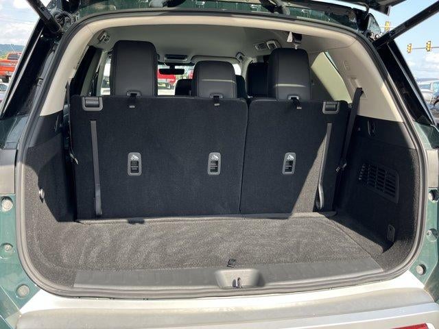 2025 Nissan Pathfinder SL 4WD