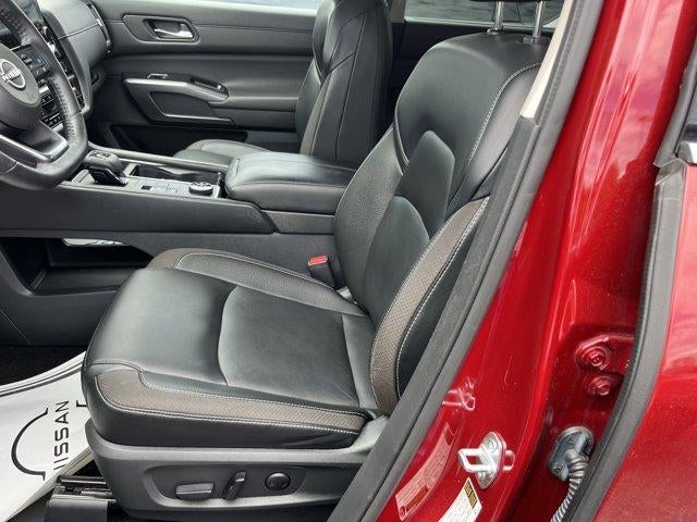 2023 Nissan Pathfinder SL 4WD