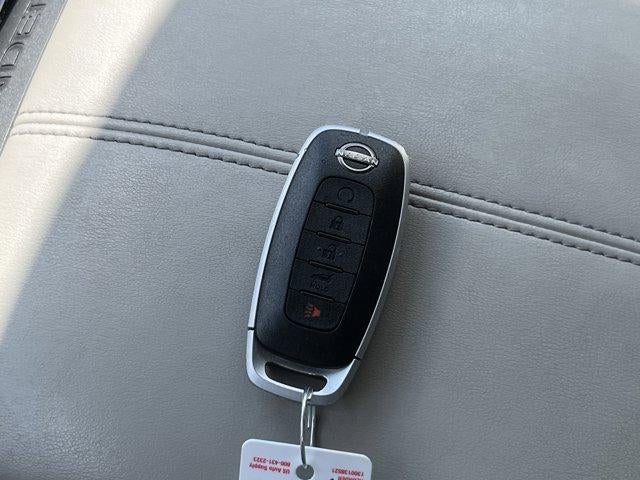 2023 Nissan Pathfinder SL 4WD