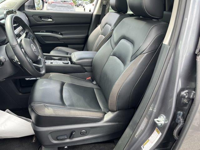 2023 Nissan Pathfinder SL 4WD