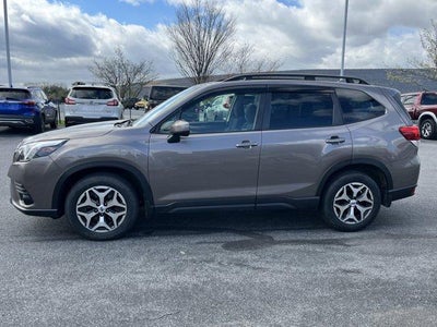 2022 Subaru Forester Premium CVT