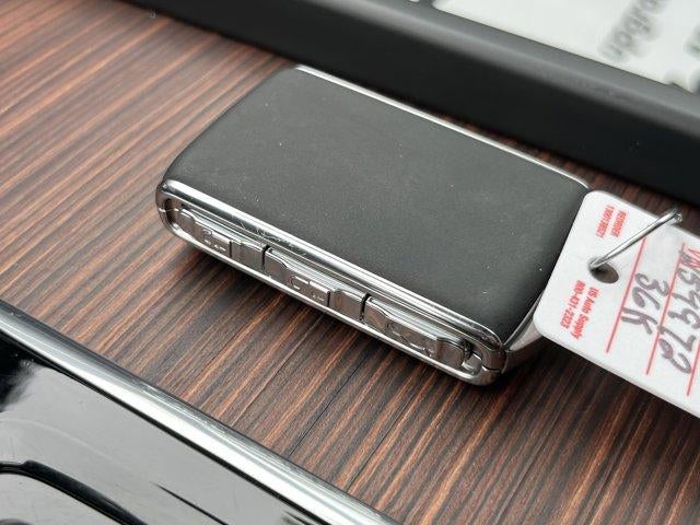 2023 Volvo XC60 Recharge Plug-In Hybrid T8 eAWD PHEV Plus Dark Theme