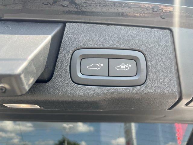 2025 Volvo XC60 B5 AWD Plus