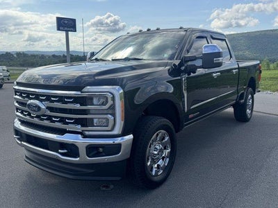 2023 Ford Super Duty F-250 SRW LARIAT 4WD Crew Cab 6.75' Box