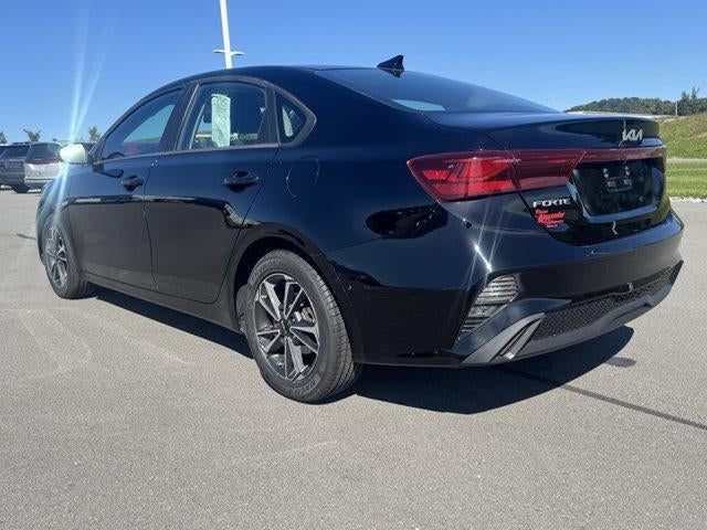 2023 Kia Forte LXS IVT