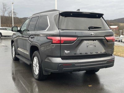 2025 Toyota Sequoia SR5 4WD (SE)