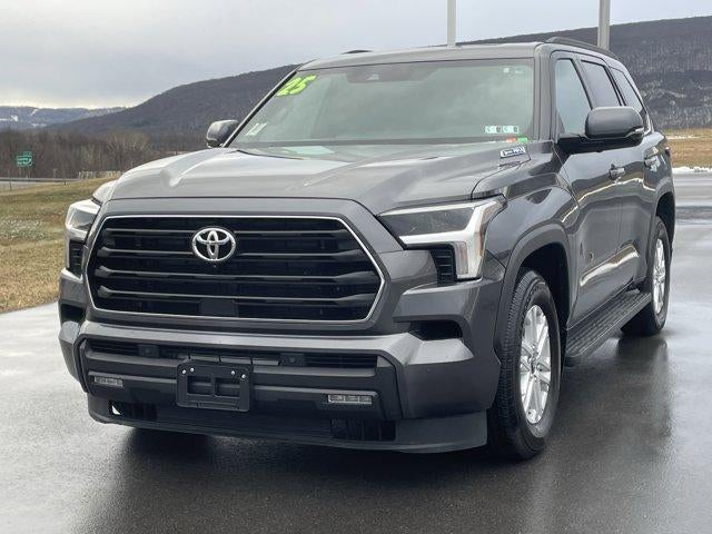 2025 Toyota Sequoia SR5 4WD (SE)