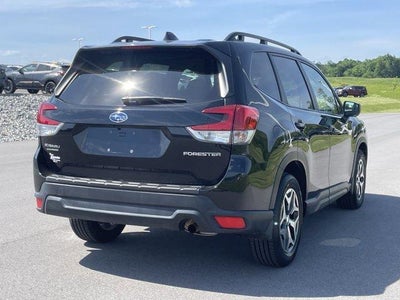 2023 Subaru Forester Premium CVT