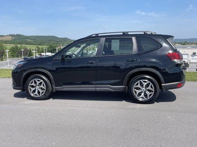2023 Subaru Forester Premium CVT