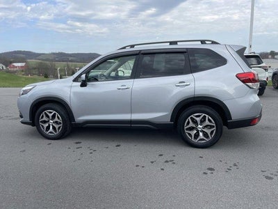 2023 Subaru Forester Premium CVT