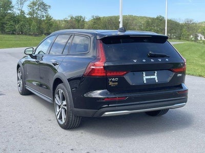 2025 Volvo V60 Cross Country B5 AWD Plus