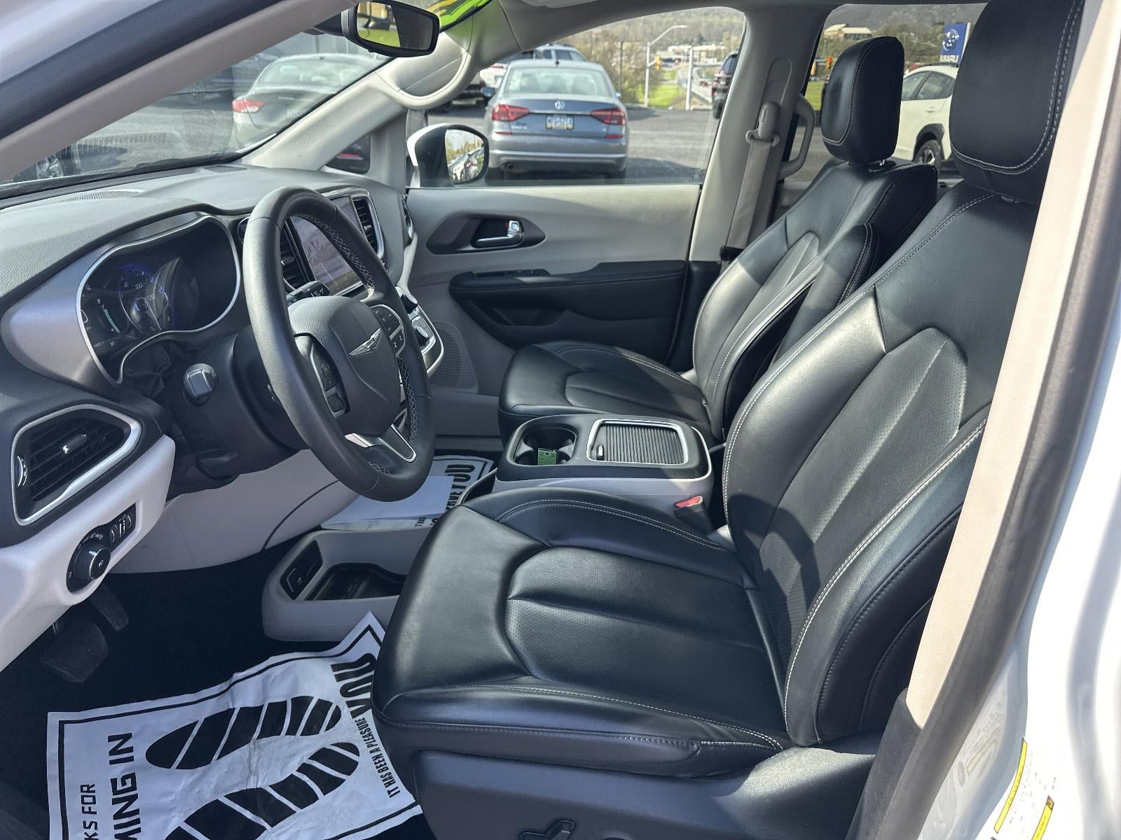 2023 Chrysler Pacifica Touring L FWD