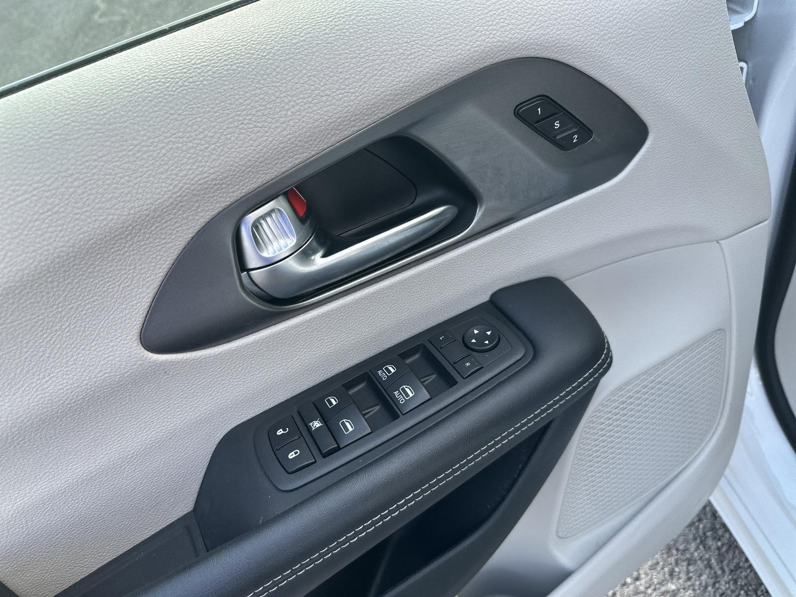 2023 Chrysler Pacifica Touring L FWD
