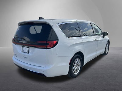 2023 Chrysler Pacifica Touring L FWD