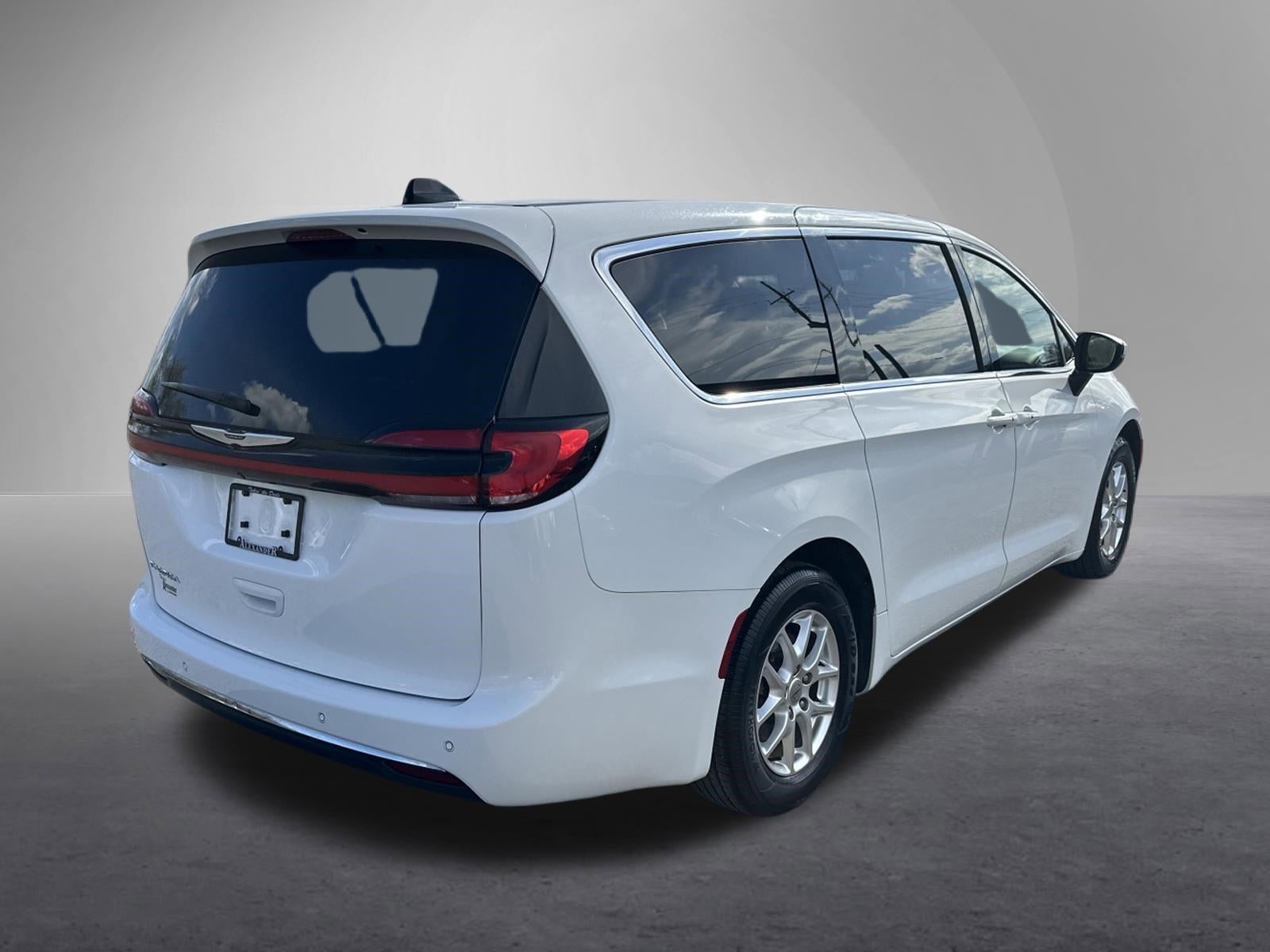 2023 Chrysler Pacifica Touring L FWD