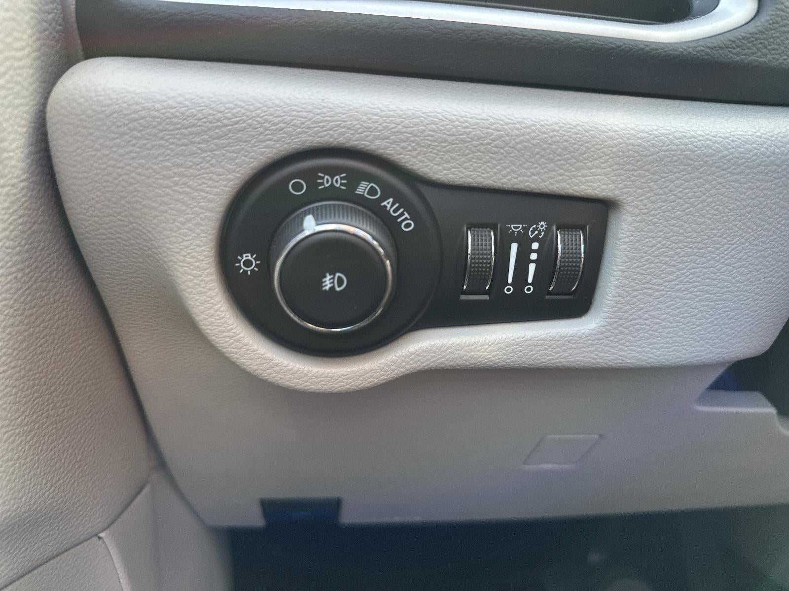 2023 Chrysler Pacifica Touring L FWD