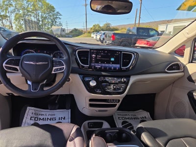 2024 Chrysler Pacifica Touring L FWD