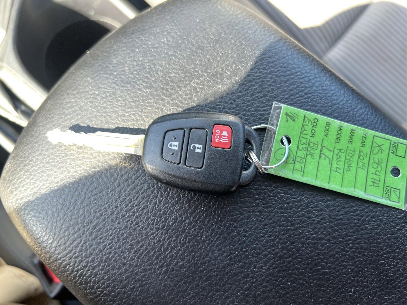 2014 Toyota RAV4 AWD 4dr LE (Natl)