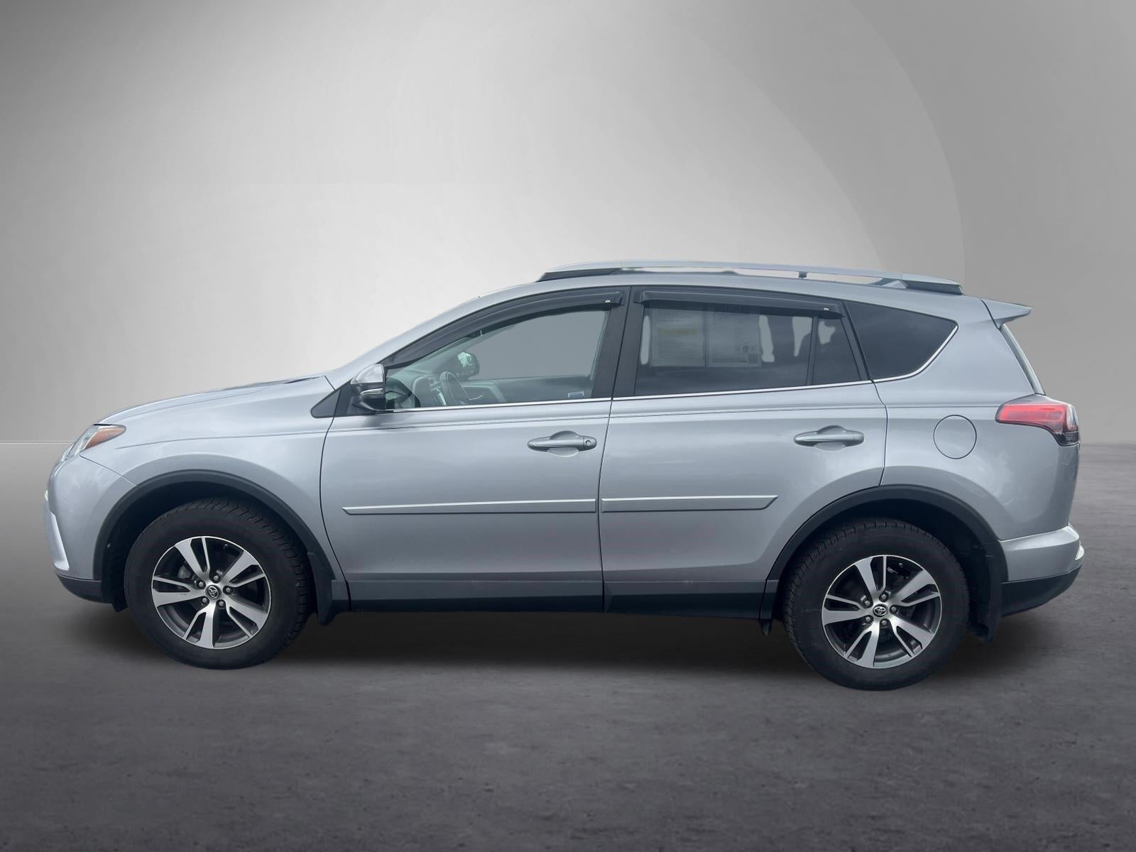 2016 Toyota RAV4 AWD 4dr XLE (Natl)