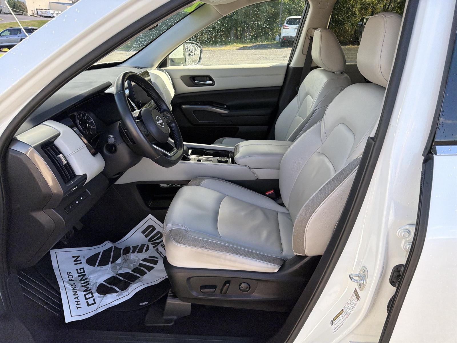 2022 Nissan Pathfinder SL 4WD