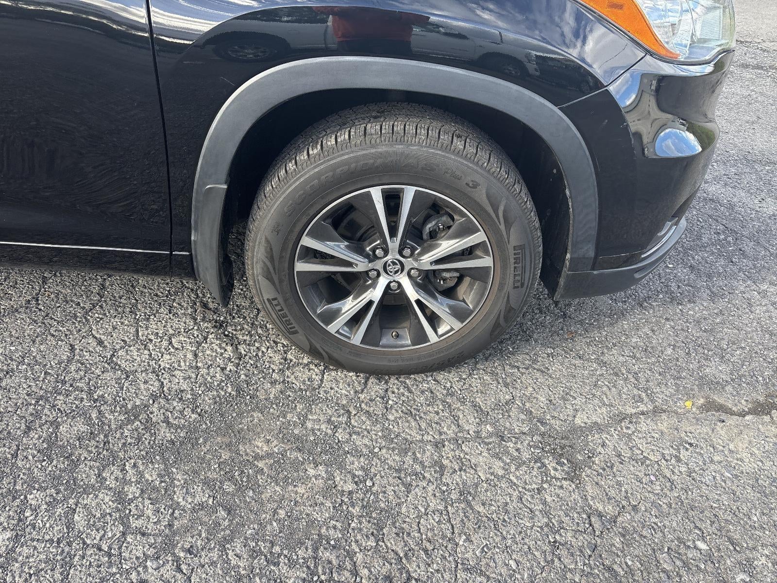 2016 Toyota Highlander AWD 4dr V6 XLE (Natl)