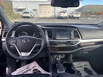 2016 Toyota Highlander AWD 4dr V6 XLE (Natl)