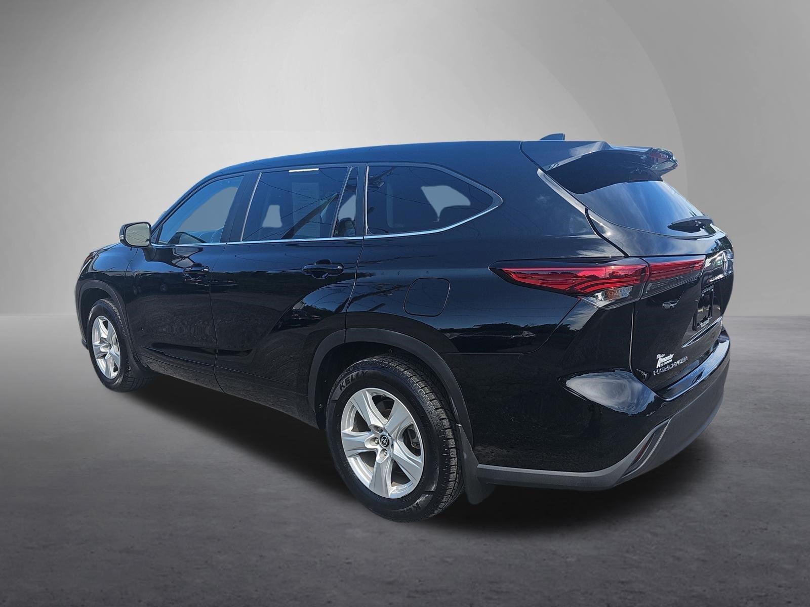 2023 Toyota Highlander LE AWD (SE)