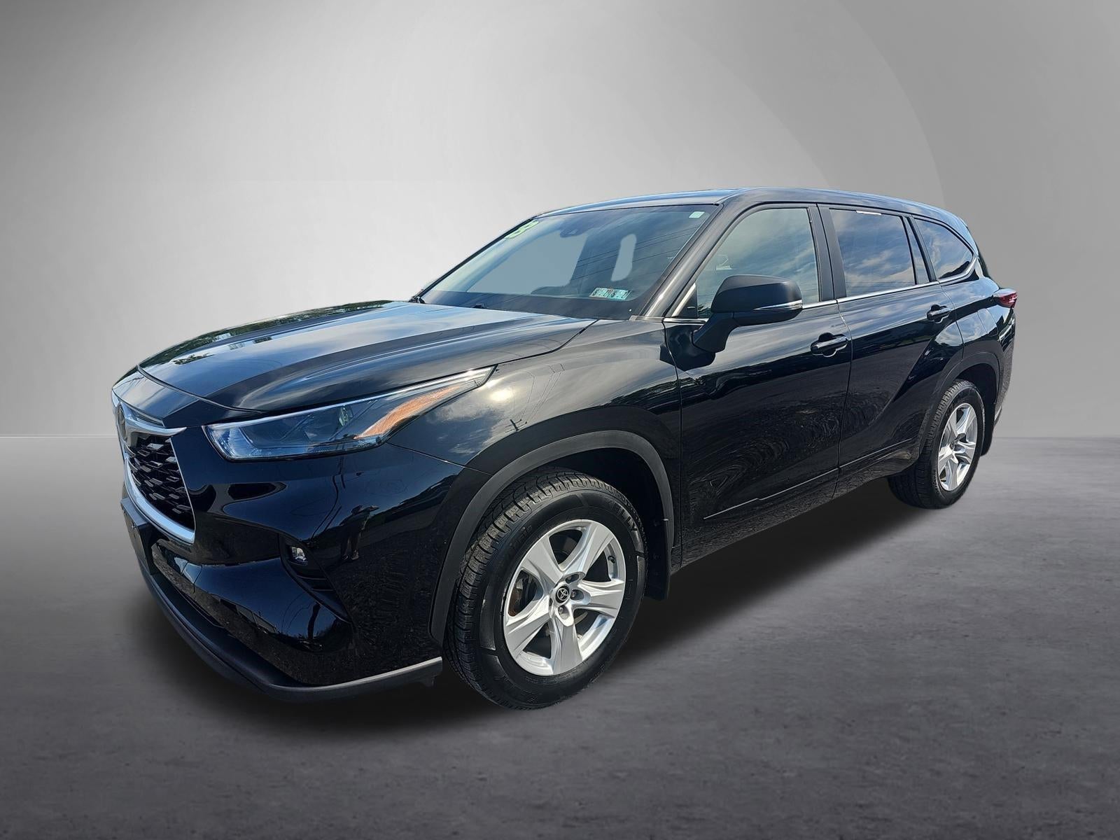 2023 Toyota Highlander LE AWD (SE)