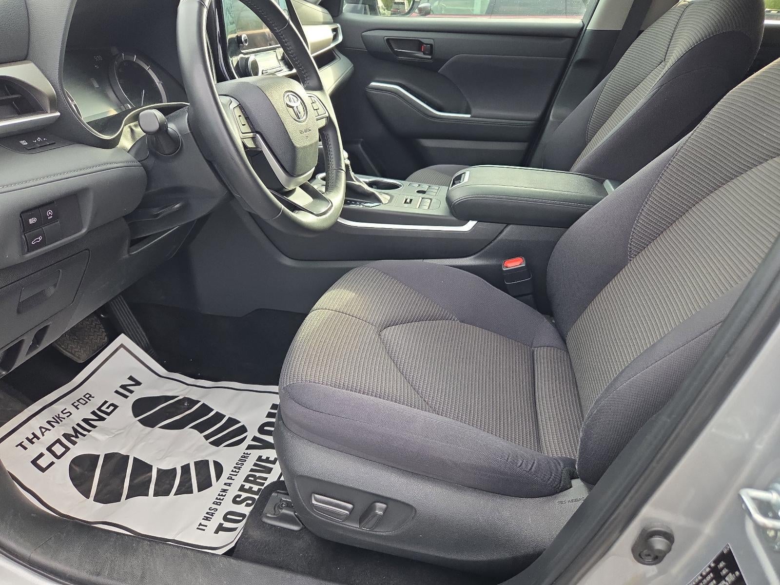 2024 Toyota Highlander LE AWD (SE)
