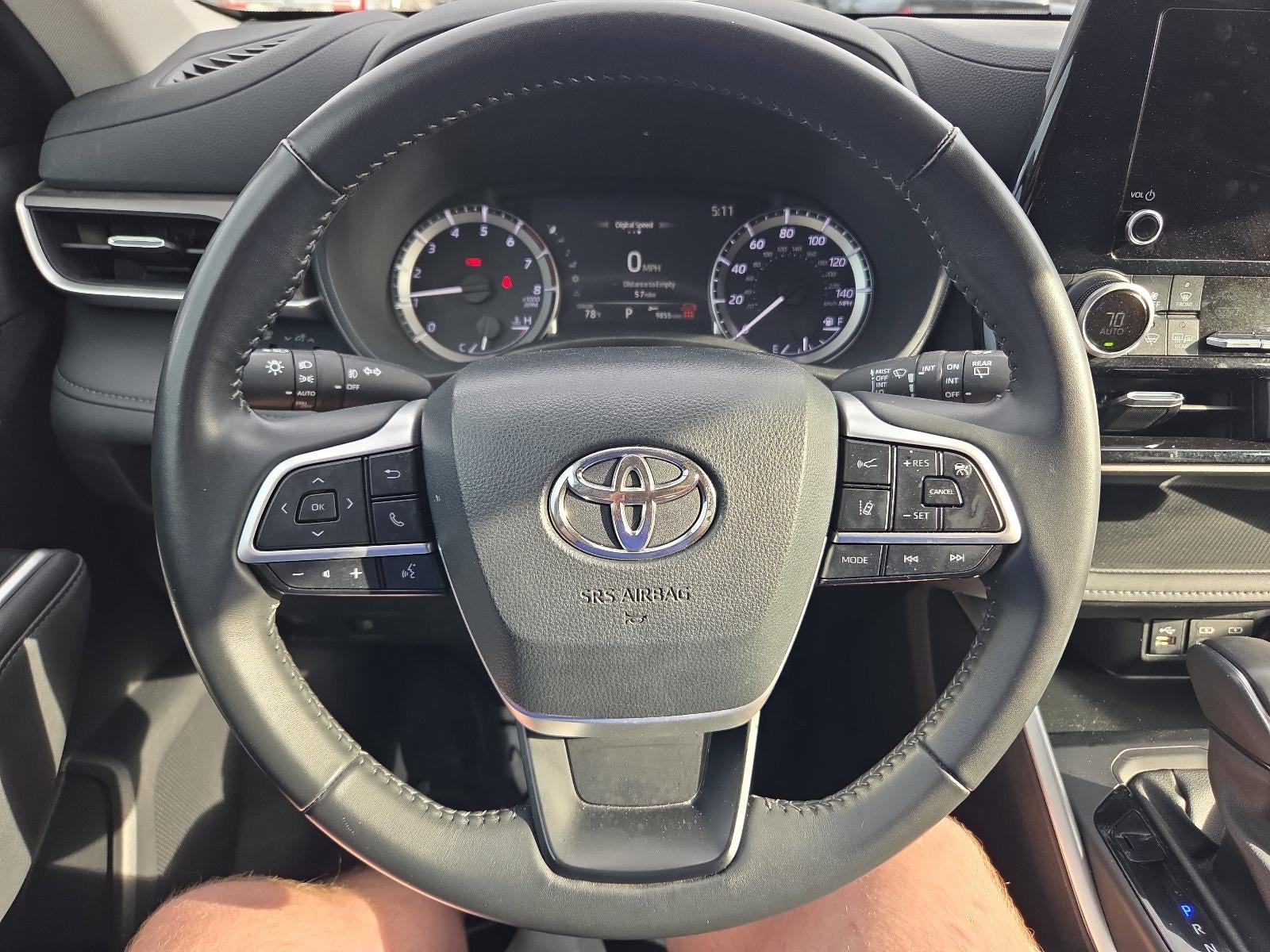 2024 Toyota Highlander LE AWD (SE)