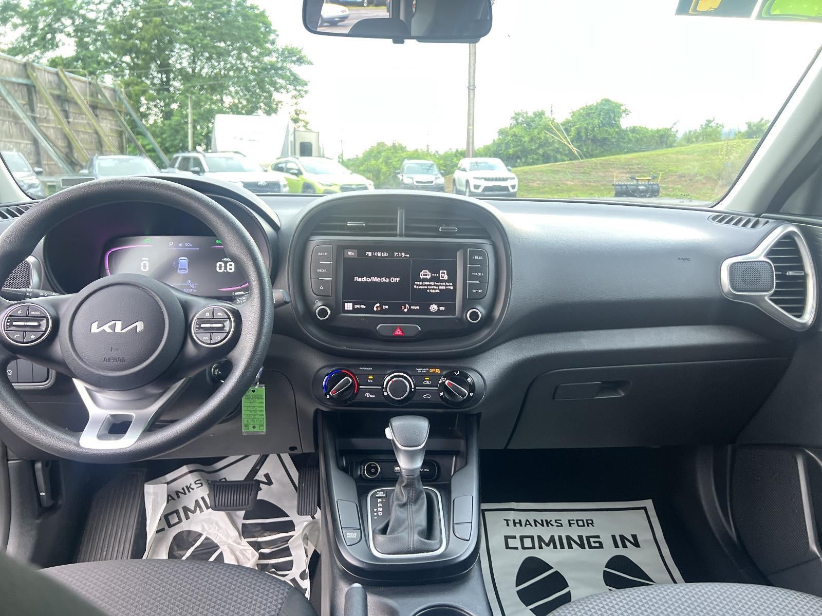 2024 Kia Soul LX IVT