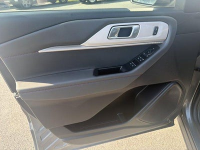 2025 Ford Explorer Active RWD