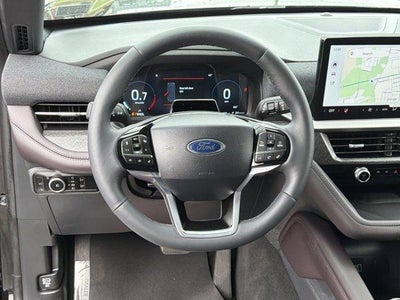 2026 Ford Explorer Platinum 4WD