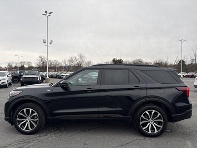 2025 Ford Explorer ST-Line 4WD