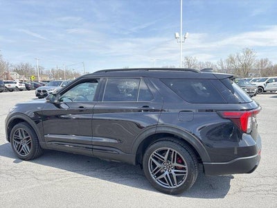 2025 Ford Explorer ST-Line 4WD