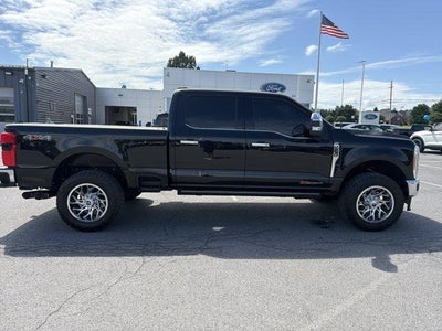 2023 Ford Super Duty F-250 SRW LARIAT 4WD Crew Cab 6.75' Box