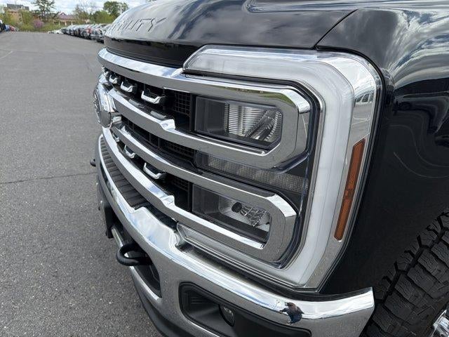 2024 Ford Super Duty F-250 SRW LARIAT 4WD Crew Cab 6.75' Box