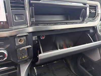 2024 Ford Super Duty F-250 SRW LARIAT 4WD Crew Cab 6.75' Box