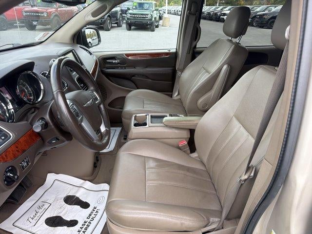 2013 Chrysler Town & Country 4dr Wgn Touring-L