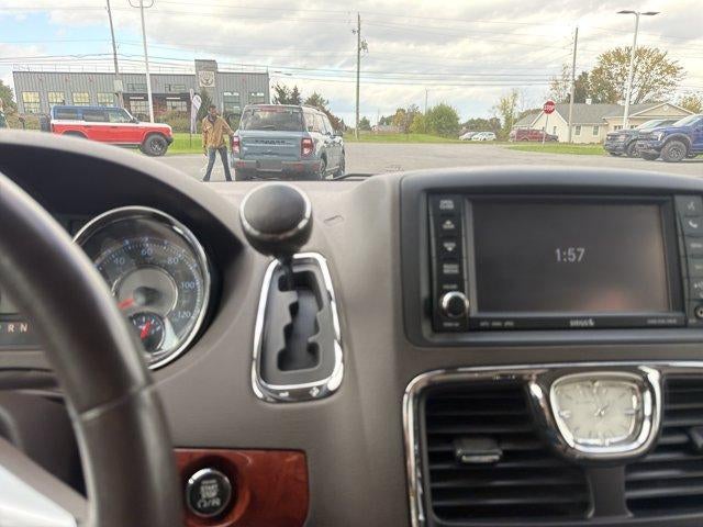 2013 Chrysler Town & Country 4dr Wgn Touring-L