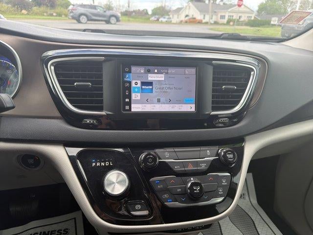 2023 Chrysler Voyager LX FWD