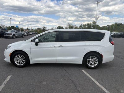 2023 Chrysler Voyager LX FWD