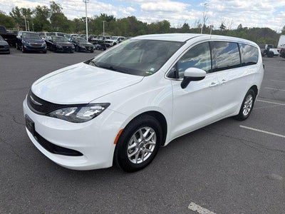 2023 Chrysler Voyager LX FWD
