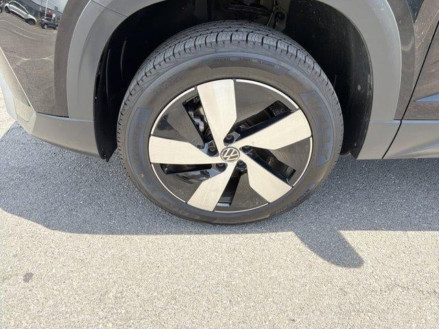 2025 Volkswagen Taos S 4MOTION